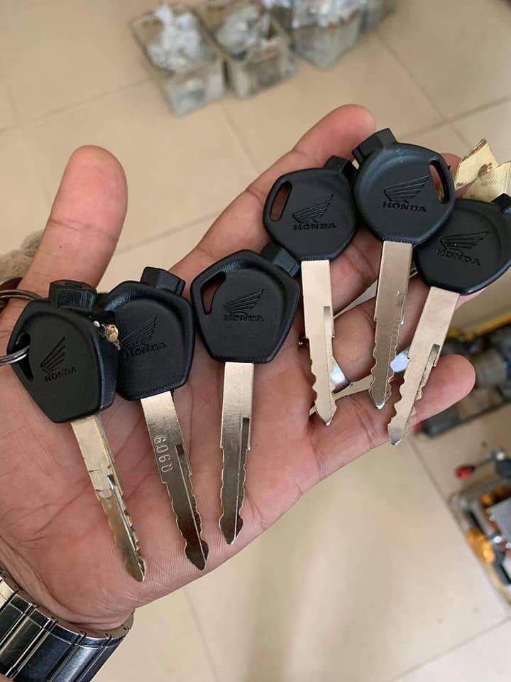 Sửa ổ khóa thay cho ổ khóa xe cộ Honda bị trộm bẻ phá huỷ hỏng hỏng